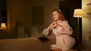 pexels-artempodrez-6585972